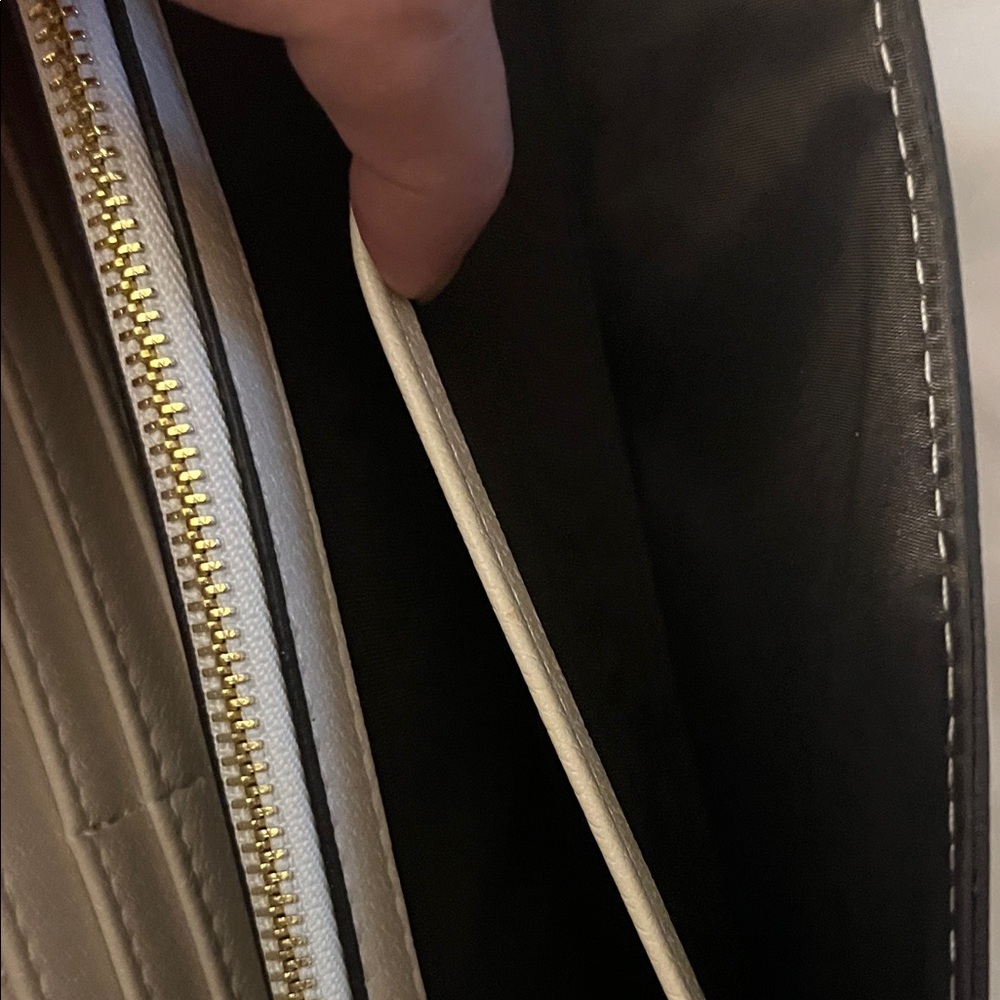 Gucci Beige GG Supreme Crossbody with Green-Red Web and Gold Chain Brand New. - Picture 12 of 16